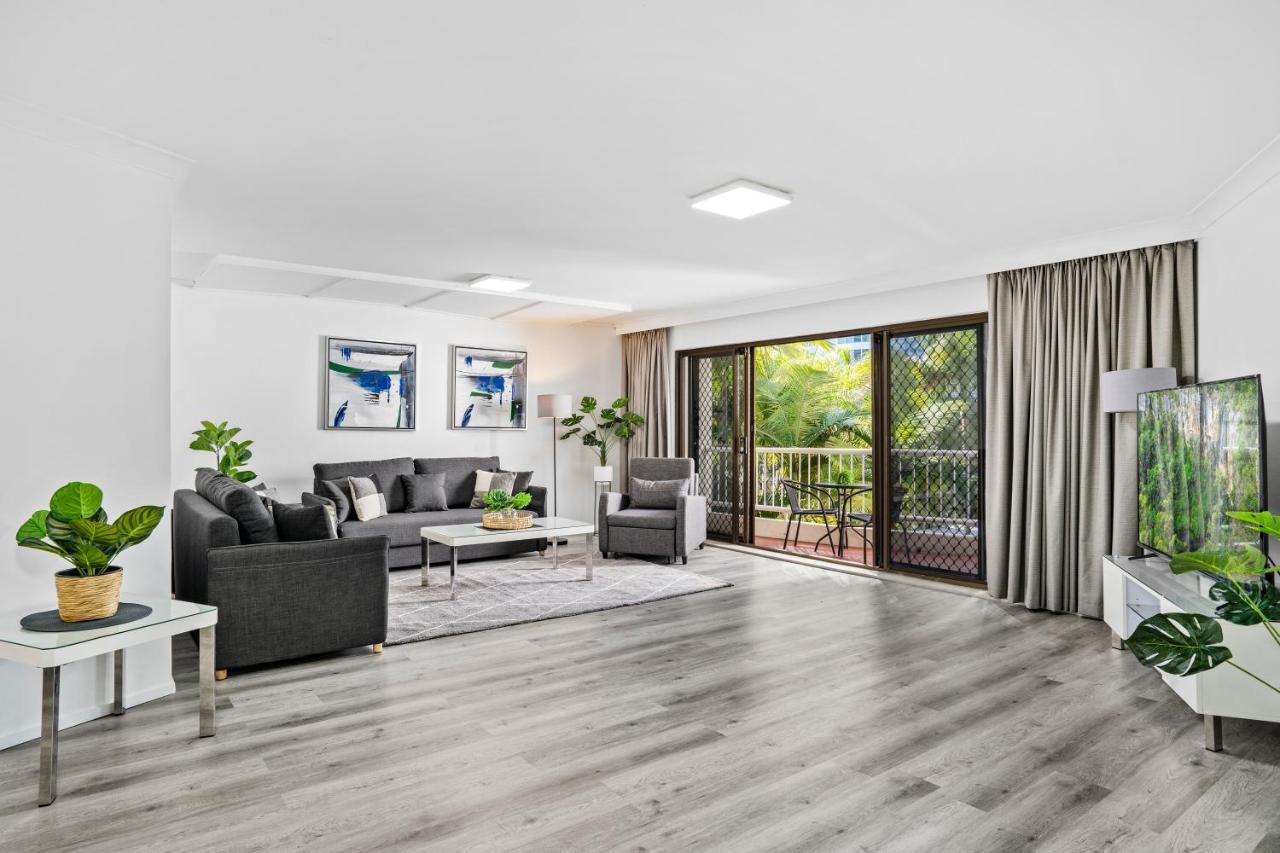 Coco Bella Retreat in Central Surfers - sleeps 6-8 Gold Coast Esterno foto
