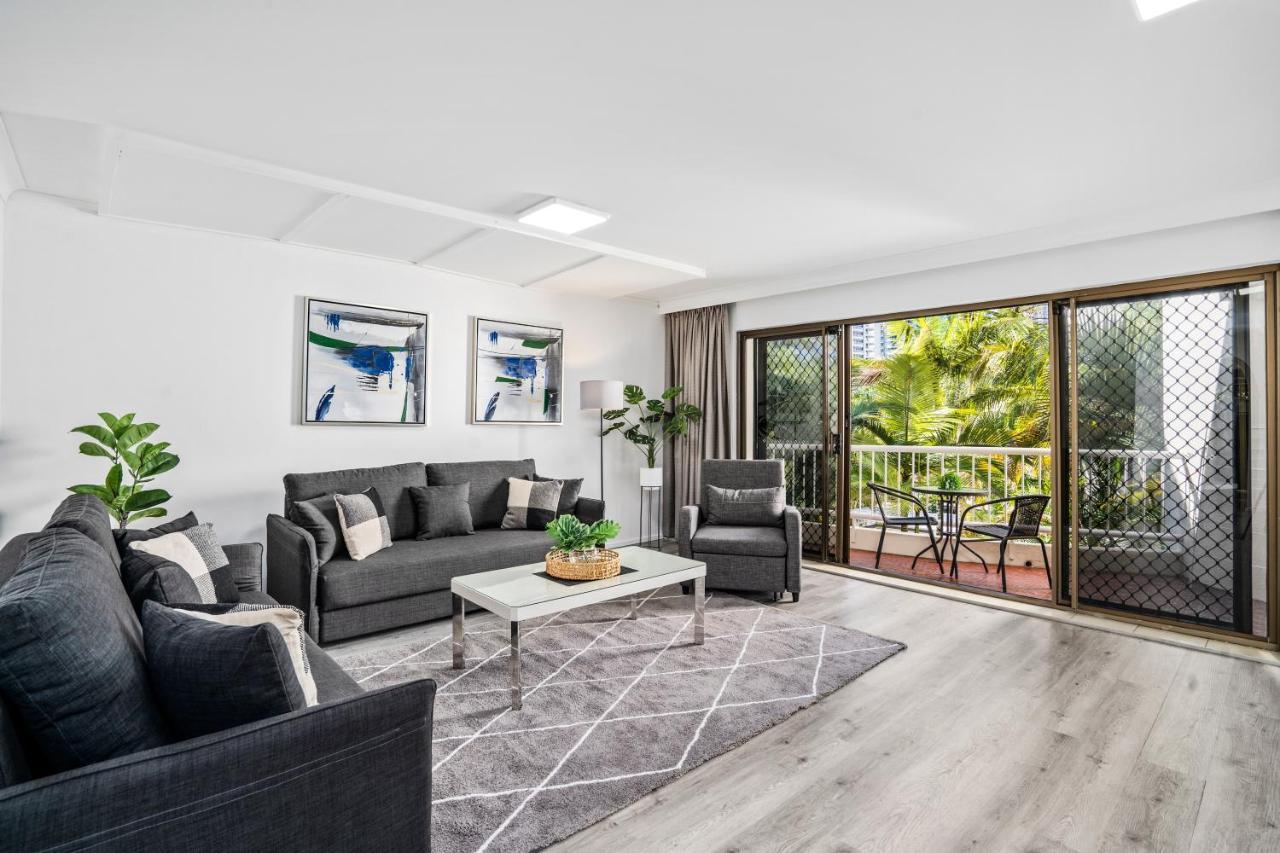 Coco Bella Retreat in Central Surfers - sleeps 6-8 Gold Coast Esterno foto