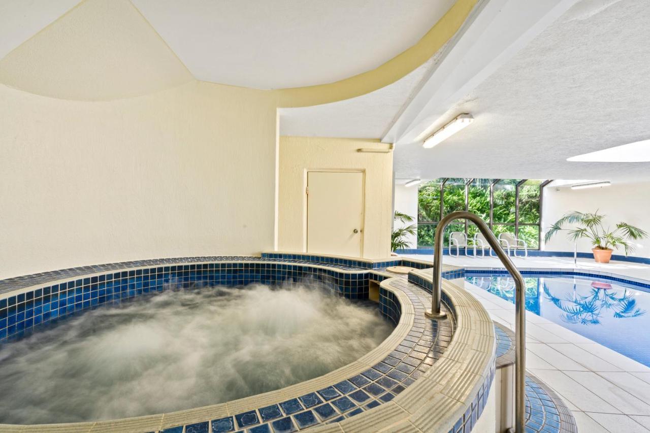 Coco Bella Retreat in Central Surfers - sleeps 6-8 Gold Coast Esterno foto