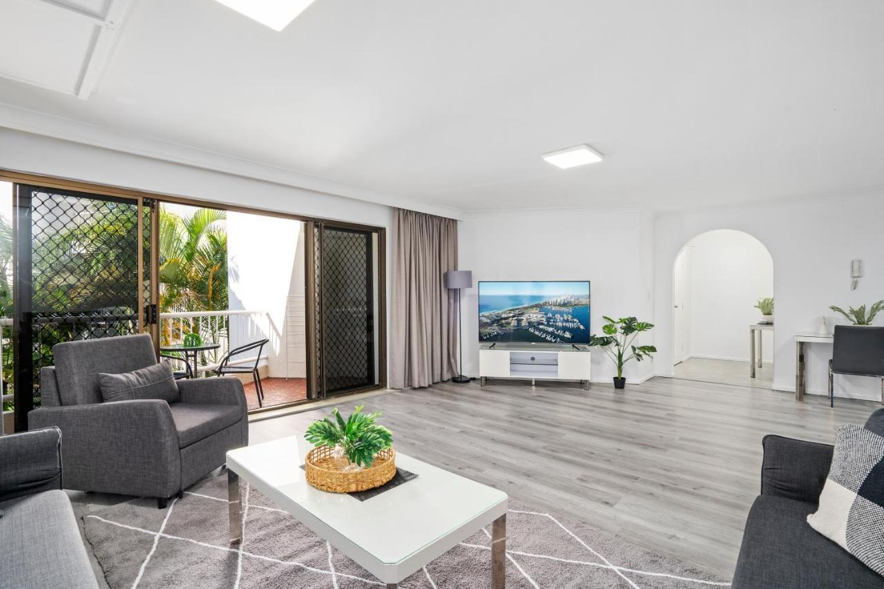 Coco Bella Retreat in Central Surfers - sleeps 6-8 Gold Coast Esterno foto